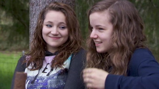 VIDEO: Oregon man pinned under the machine was rescued by his two teenage daughters.