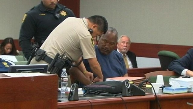 Video: O.J. Simpson Allowed One Hand Free in Court