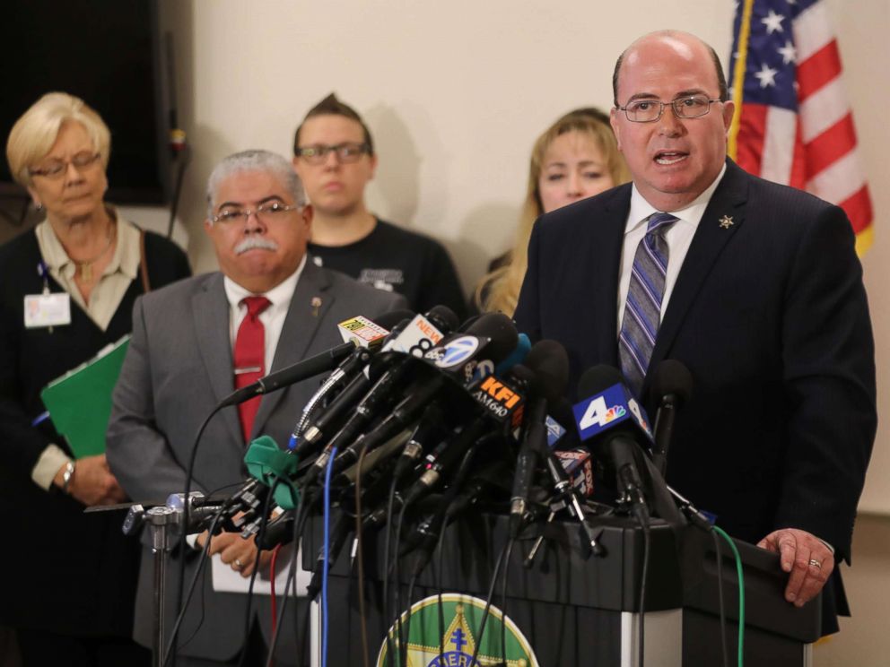 PHOTO: Riverside County Sheriffs Department Captain Greg Fellows speaks during a news conference in Perris, Calif., Jan. 16, 2018.