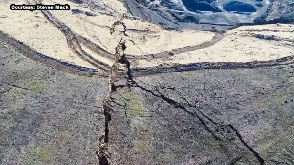 PHOTO: Geologists first discovered the crack formed on Rattlesnake Ridge in south-central Washington state in October. 2017.