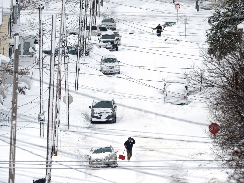 Over 5 Feet Of Snow Falls In New York Pennsylvania Cold Temperatures