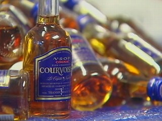 Watch: JFK Airport Employees Busted in Liquor Sting