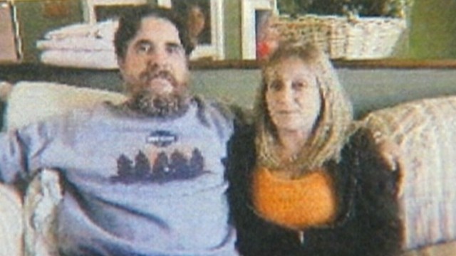 VIDEO: David and Linda Kubert sue texting driver and the woman who was texting him.