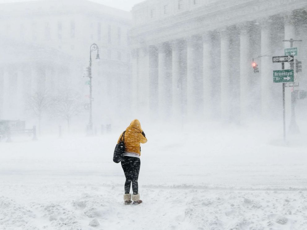 PHOTO: A pedestrian braves the cold in New York City, Jan. 4, 2018.