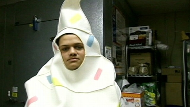 VIDEO: Man dressed as ice cream cone reminds some Floridians of a hooded klansman.