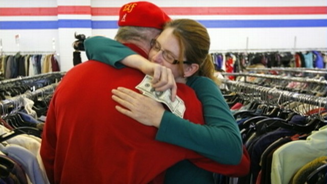 VIDEO: A Missouri businessman hands out $100 bills to victims of the storm in New York and New Jersey.