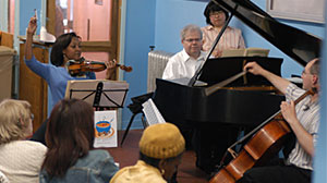 Photo: American Heart: the Music Kitchen Performs for the Homeless: New York Musicians Put on Free Concerts in Homeless Shelters