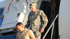 Petraeus Arrives in Afghanistan