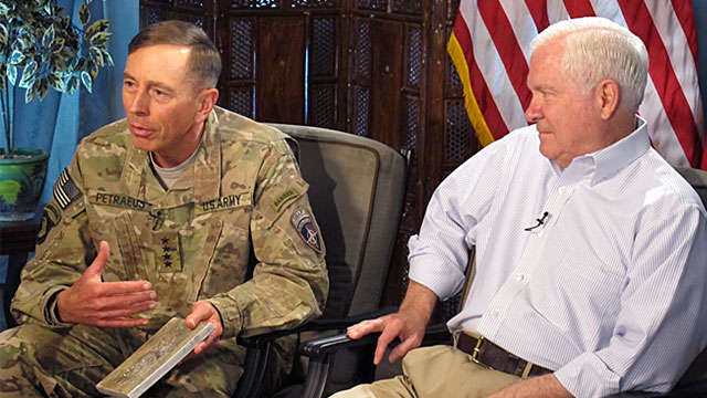 PHOTO: David Petraeus and Robert Gates