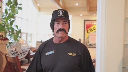 Watch Arnold Schwarzenegger Working in Disguise at Gold's Gym
