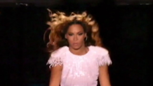 A Fan Gets Bootylicious With Beyonce