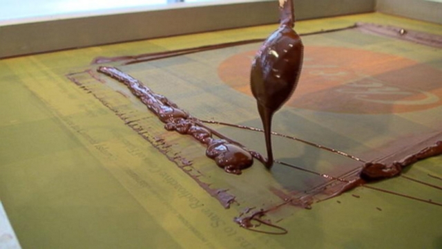 VIDEO: Jin Joo Chae uses Choco Pie snack cakes in her artistic commentary about North Korea.