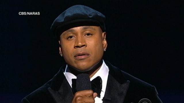 VIDEO: Grammy Awards takes time to honor Whitney Houston.