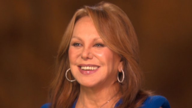 VIDEO: The inspirational star of "That Girl" is encouraging holiday shoppers to help out.