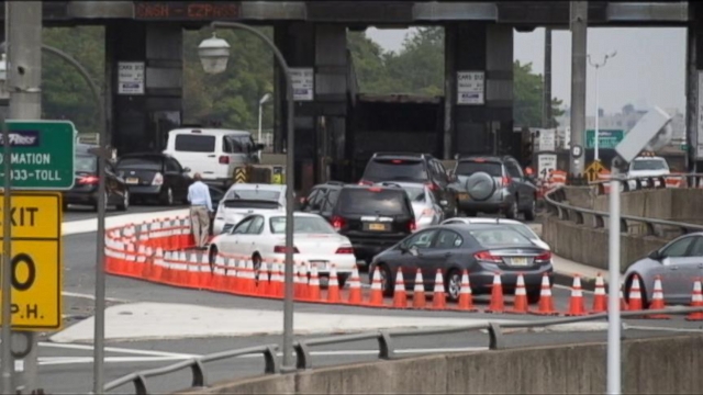 VIDEO: Governor accused of shutting lanes on GWB for political motives, says he was not aware of closings.