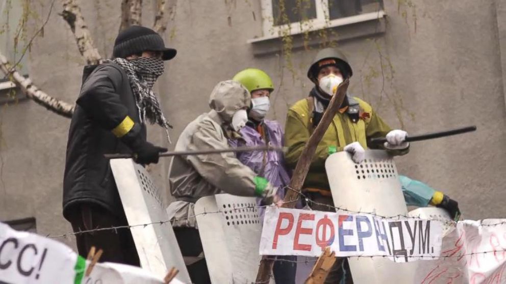 VIDEO: Russian and Ukraine Forces Clash