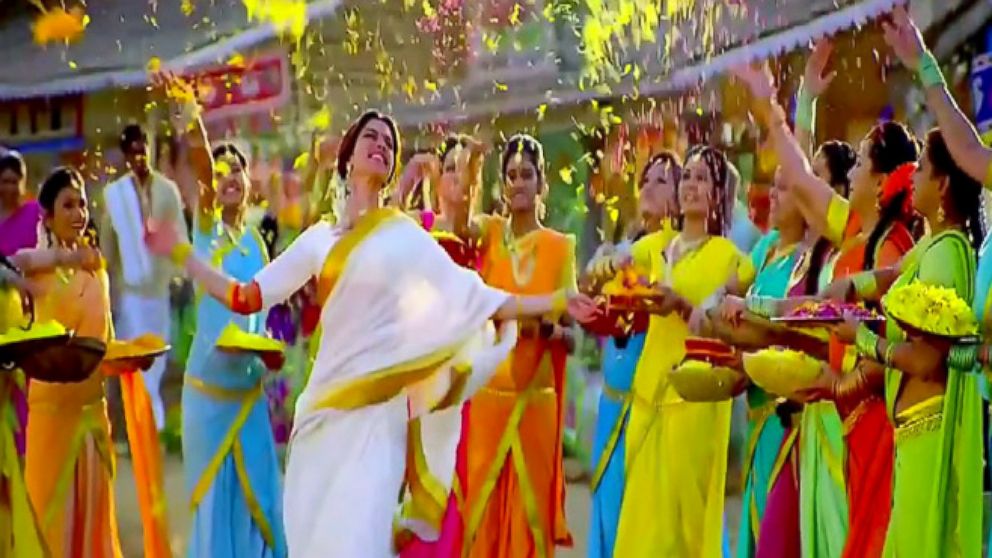 VIDEO: Move Over Oscar Here Comes the Bollywood