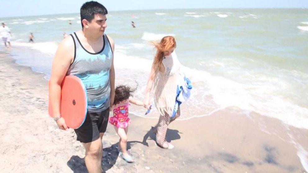 VIDEO: Mission: Saving Money on a Last-Minute Summer Vacation