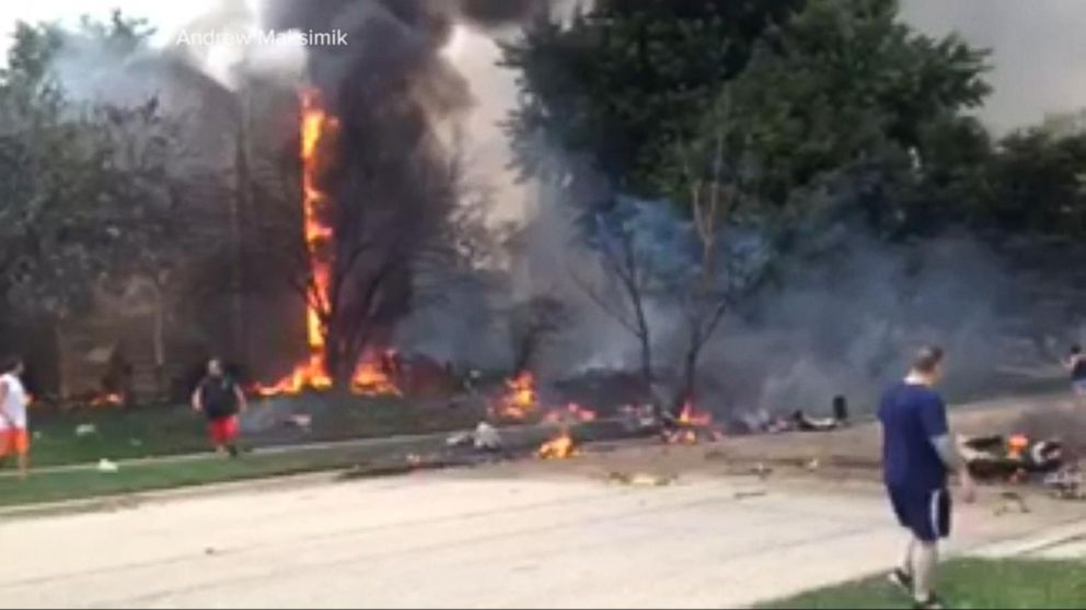 Plane crashes caught on tape video