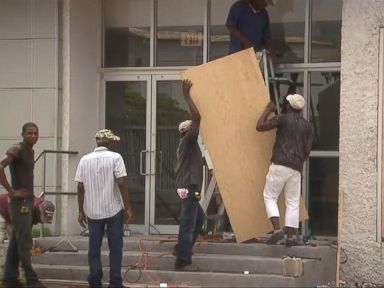 WATCH: Time Is Running Out for Last-Minute Storm Preparations in Jamaica