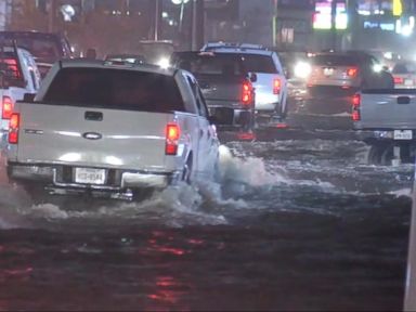 WATCH: Heavy Rains in the South Cause Floods, Strand Motorists