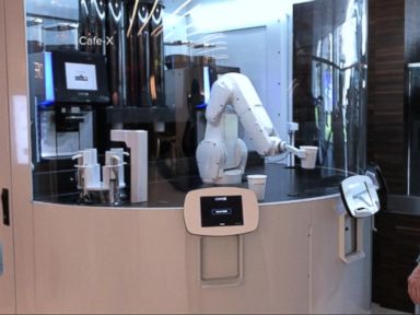 WATCH: Robots could take more than 38 percent of US jobs in 15 years, report claims