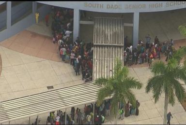 VIDEO: Long lines for hurricane shelters in Florida 