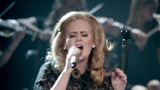 VIDEO: Singer known for her unique voice underwent surgery to save her vocal cord.