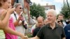 VIDEO: Chelsea Clinton tries to avoid attention while dad hits the Rhinebeck streets.