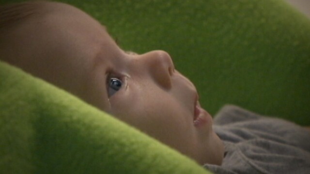 VIDEO: Babies with autism spend less time looking into the eyes.