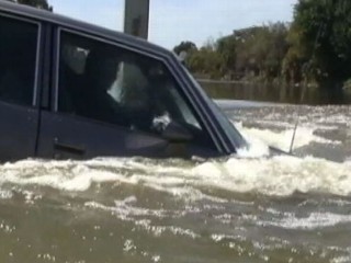 Watch: What to Do: Car Sinking in Water, Only Seconds to React