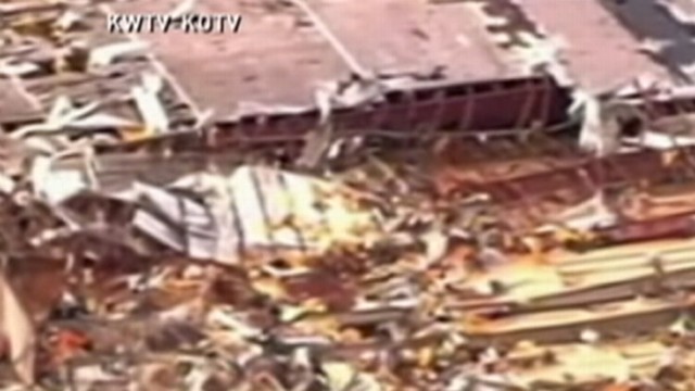 Video: Assessing the Injured from the Oklahoma Tornado