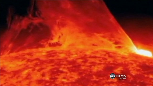 VIDEO: Airlines took care to steer clear of solar storm.