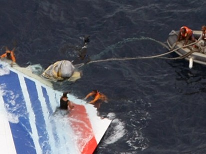 VIDEO: New Clues in Flight 447 Crash