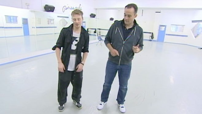 VIDEO: Scientists study mens dance moves and how women react to them.