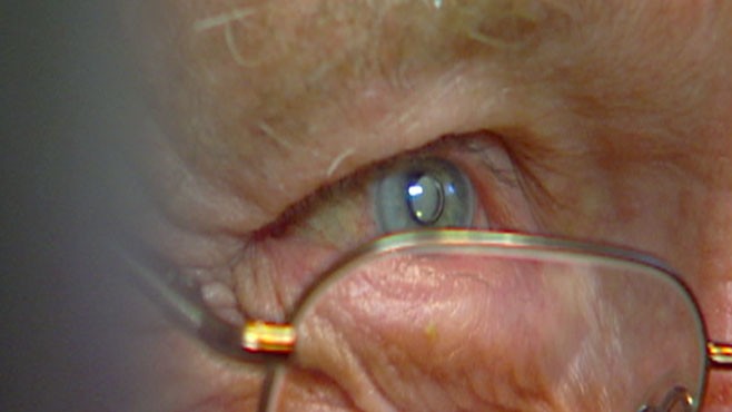 VIDEO: Linsey Davis on the procedure to implant a tiny telescope in the eye.