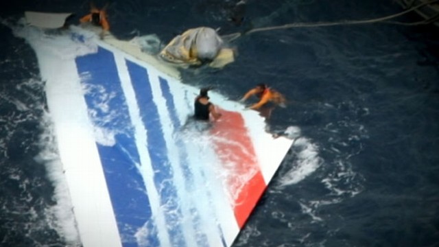 VIDEO: Recovered black box recorder offers new clues to why plane went down.