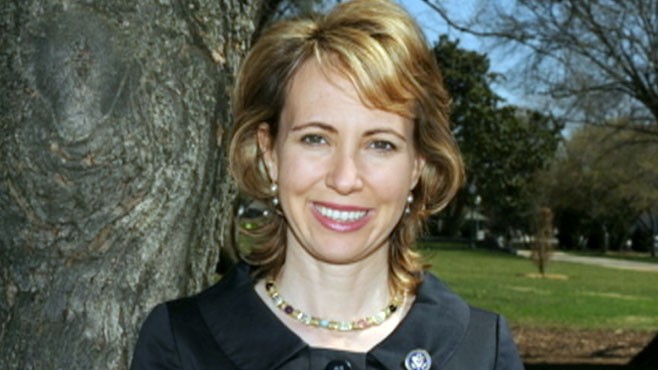 VIDEO: The wounded congresswoman mouths words to "Twinkle, Twinkle Little Star."