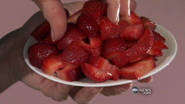 VIDEO: Researchers find blueberries and strawberries can slow memory loss.