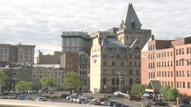 VIDEO: David Muir returns to his home town to see how it is affected by the economy.