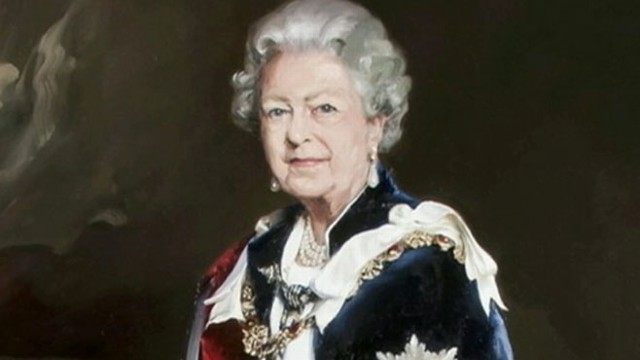 VIDEO: http://abcnews.go.com/blogs/headlines/2013/05/queens-portrait-compared-to-a-bloke-wearing-a-wig/