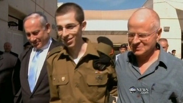 VIDEO: Israeli soldier freed in exchange for hundreds of Palestinians.