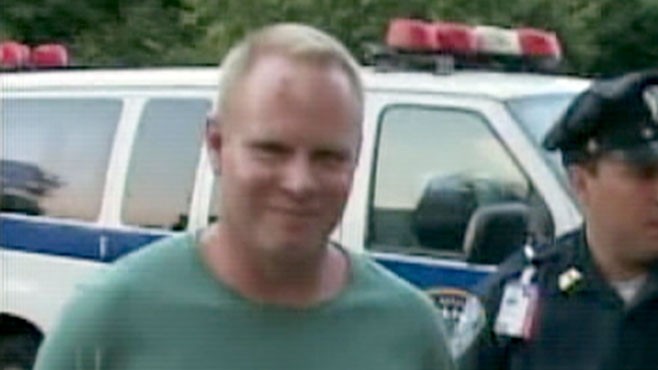 VIDEO: JetBlue Flight Attendant: Folk Hero or Hoax Hero?
