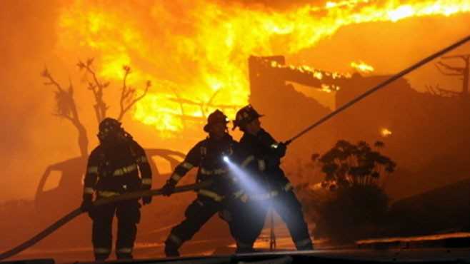 VIDEO: Residents of San Bruno, California smelled gas days before the deadly explosion.