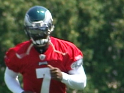 VIDEO: Michael Vick suits up for practice with the Philadelphia Eagles.