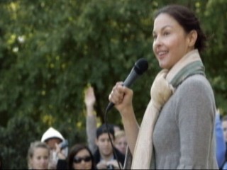Watch: Hollywood Star Takes on the Beltway