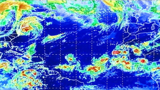 VIDEO: David Muir discusses Hurricane Earl with Bill Read.