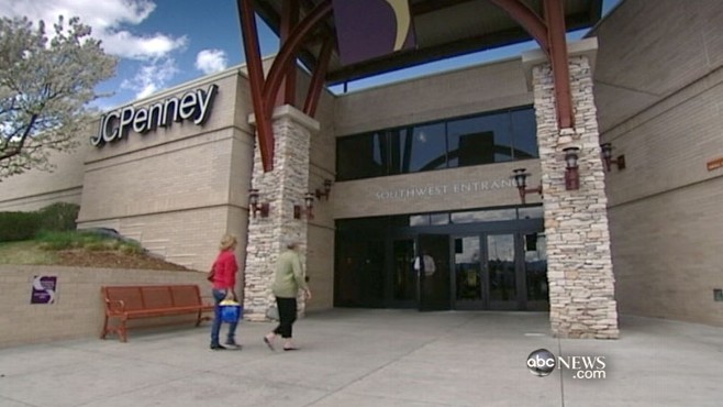 VIDEO: Police find a pipe bomb in a shopping mall near Columbine High School.