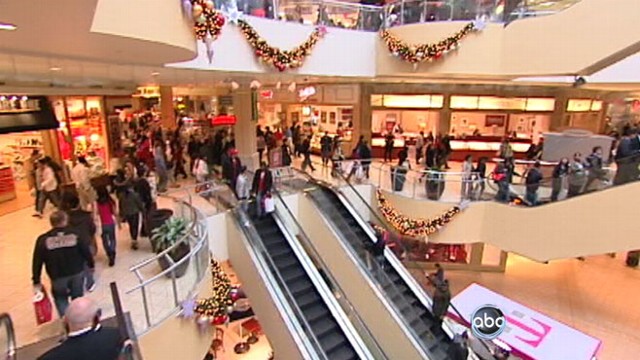 VIDEO: Consumers get ready to find the best deals at the mall and on the Internet. 