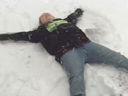 VIDEO: The snow keeps falling, even on residents of Americas southeastern states.